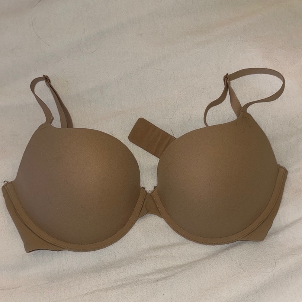 SKIMS Tan T-Shirt Bra with Smooth Molded Cups